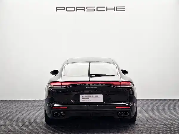 Porsche Panamera 2024