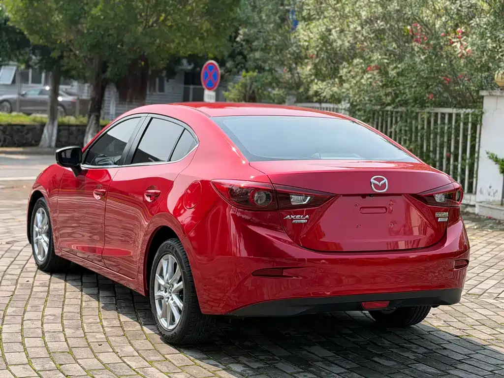Mazda 3 Axela 2017 — фото 4