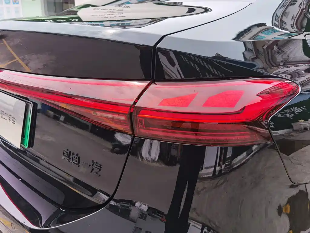 Audi A6L E-Tron 2025 — фото 28