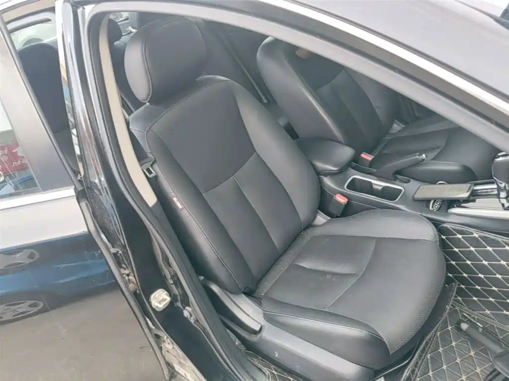 Nissan Sylphy 2019 — фото 25
