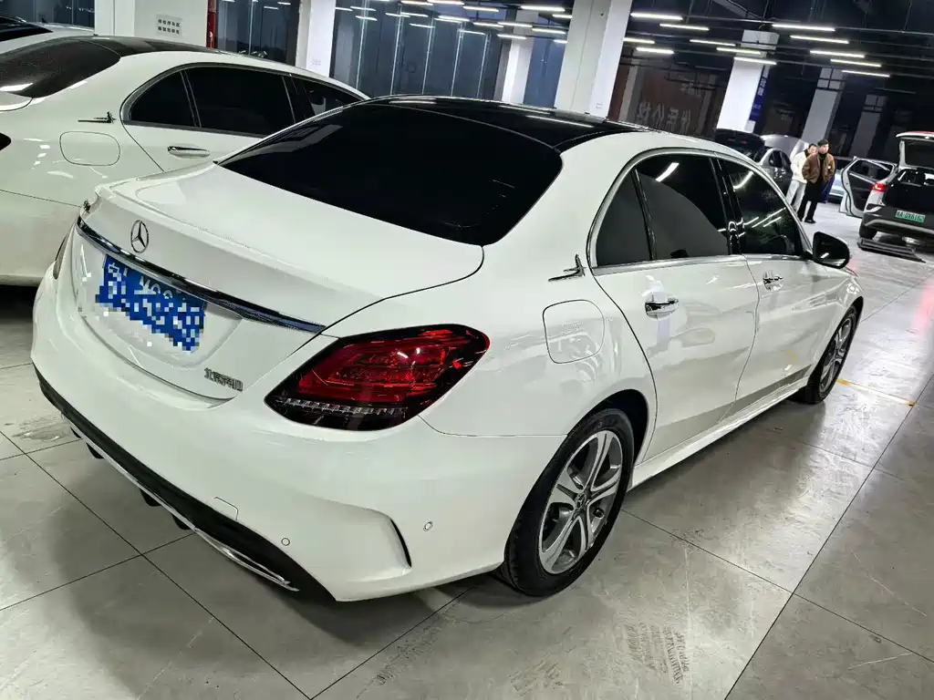 Mercedes-Benz C-Class 2020 — фото 18