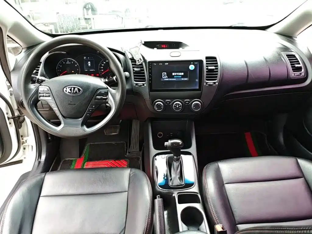 Kia K3 2017 — фото 10