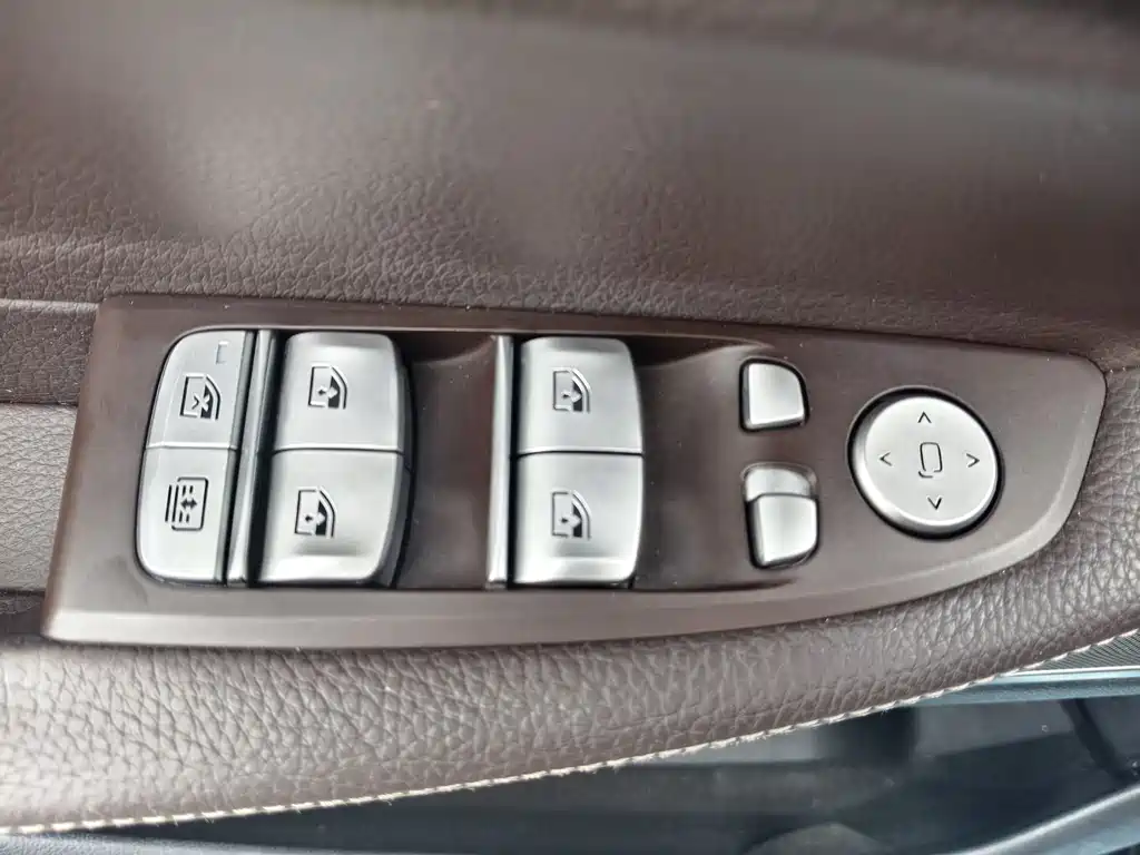 BMW 7 Series 2017 — фото 16