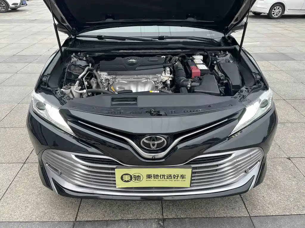 Toyota Camry 2019 — фото 18