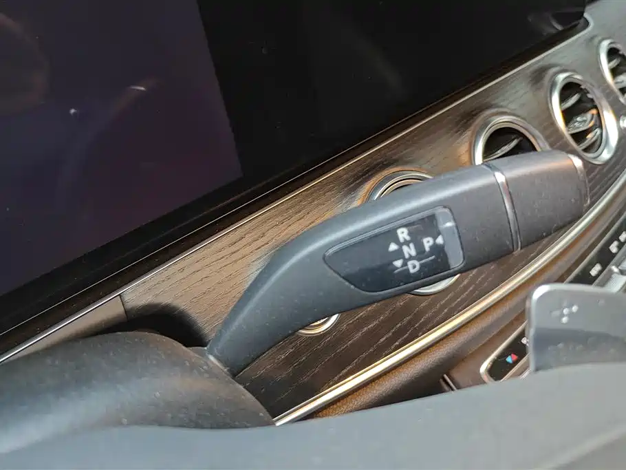 Mercedes-Benz E-Class 2020 — фото 16