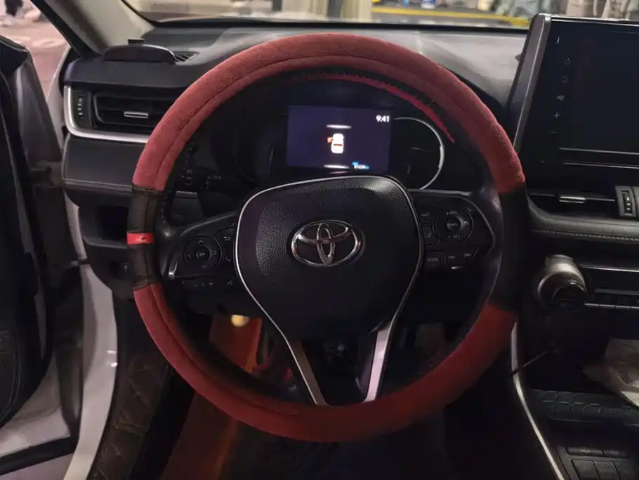 Toyota RAV4 2020 — фото 15