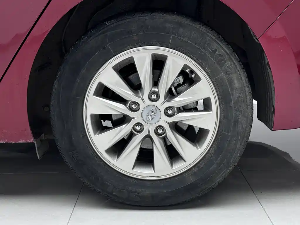 Hyundai Elantra 2021 — фото 16