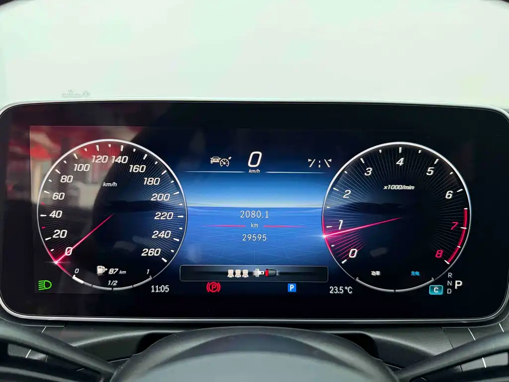 Mercedes-Benz C-Class 2023 — фото 11