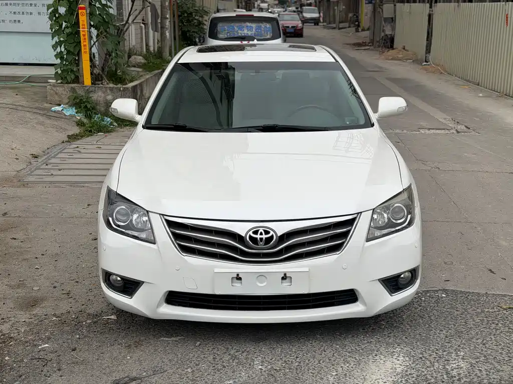 Toyota Camry 2014 — фото 2