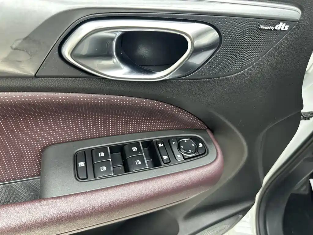 GAC Motor Trumpchi M6 2023 — фото 8