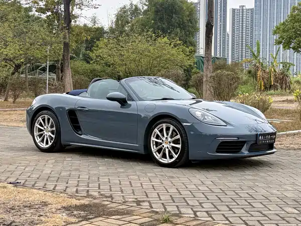Porsche 718 2016
