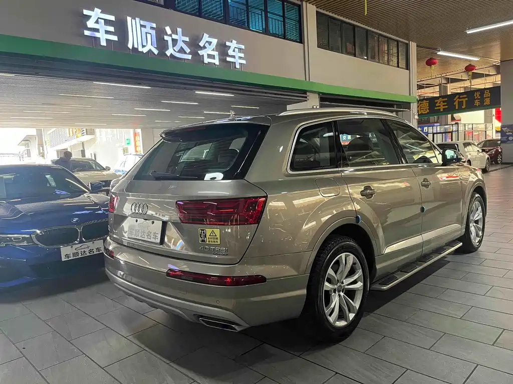 Audi Q7 2019 — фото 11