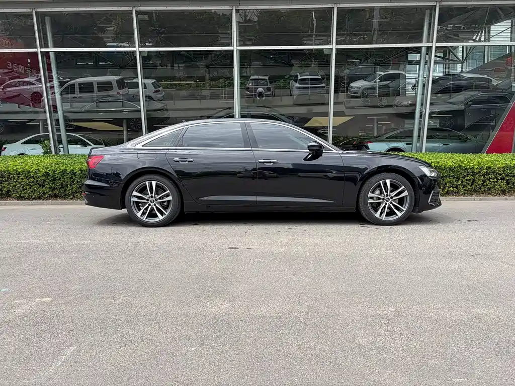 Audi A6L 2022