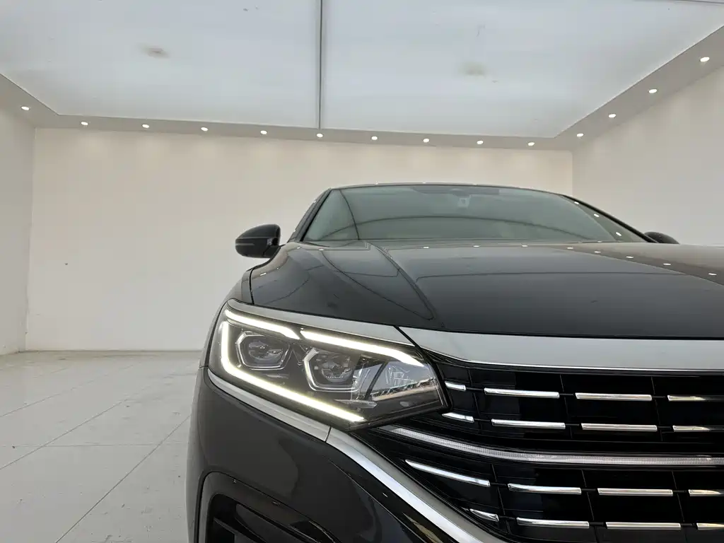 Volkswagen Passat 2024