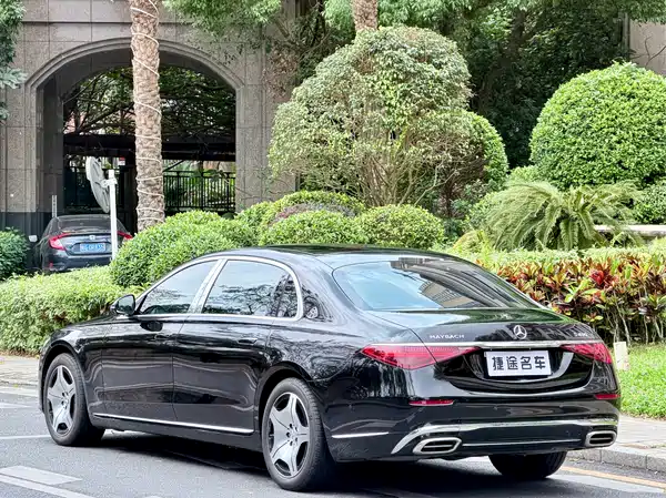 Mercedes-Benz Maybach S-Class 2025