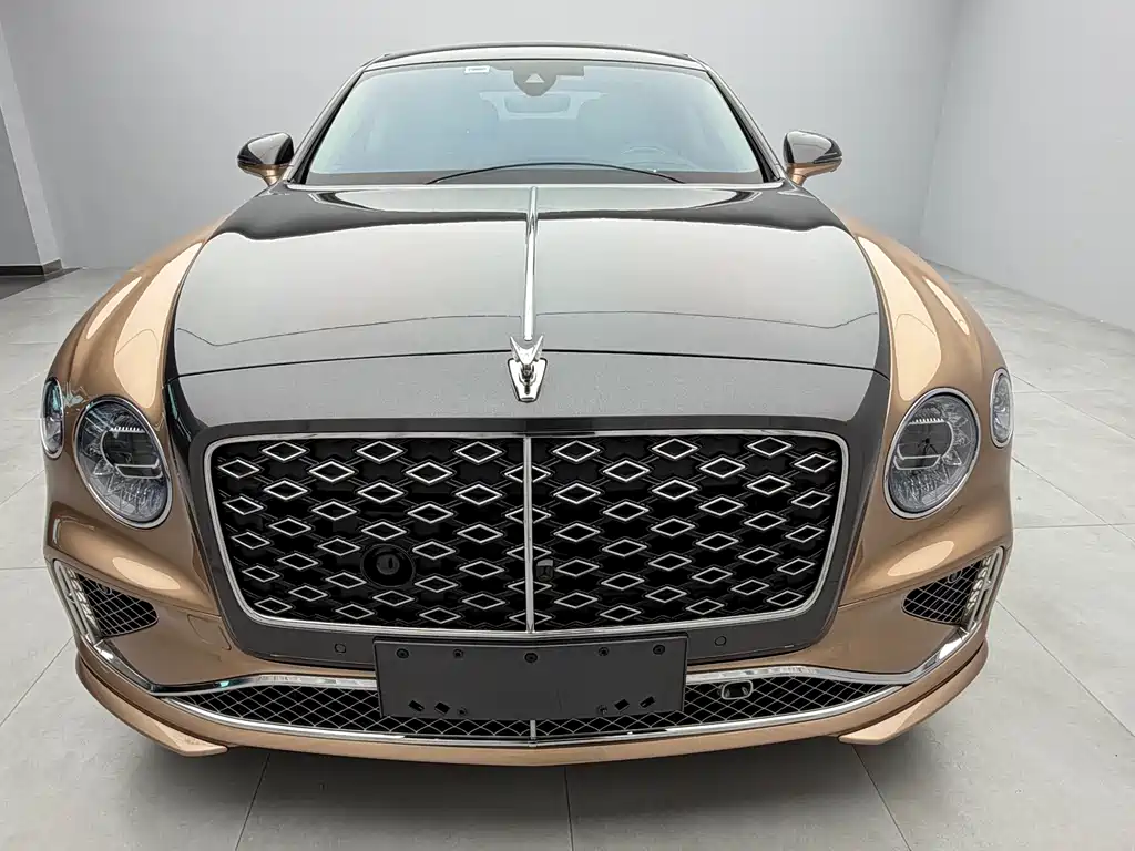 Bentley Flying Spur PHEV 2025 — фото 2