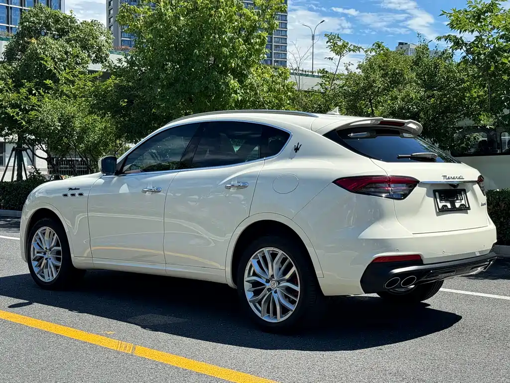 Maserati Levante 2022 — фото 17