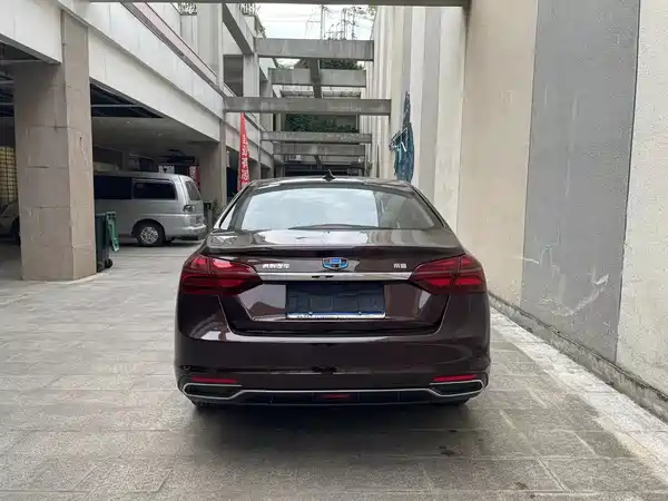 Geely Emgrand 2018