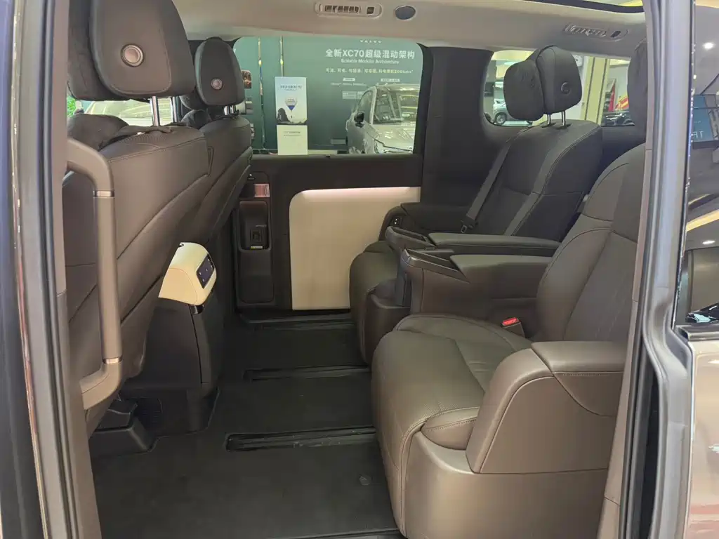 Li Auto MEGA 2024 — фото 6
