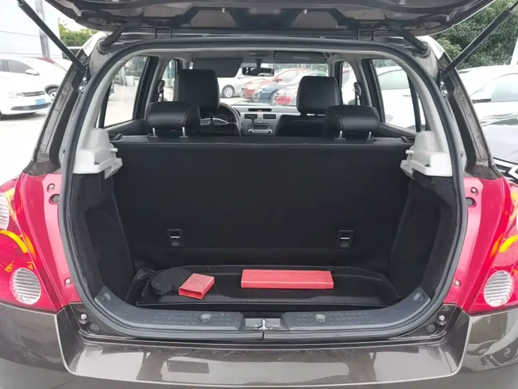 Suzuki Swift 2014 — фото 19