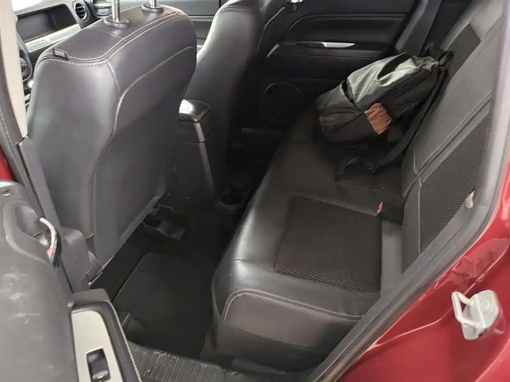 Jeep Compass 2015 — фото 17