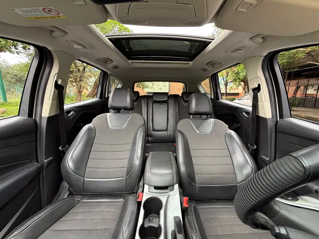Ford Kuga 2016 — фото 10