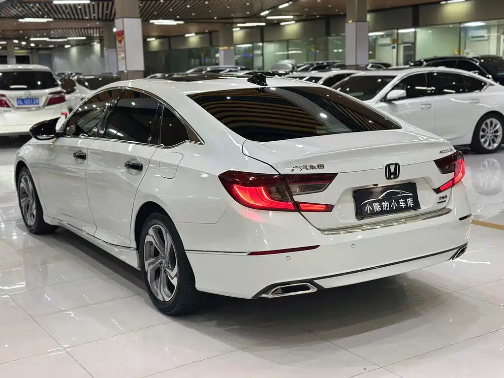 Honda Accord 2019 — фото 10