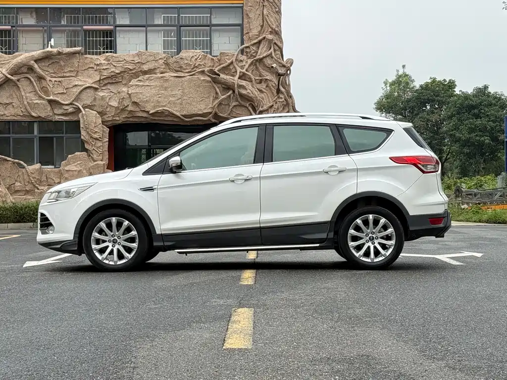 Ford Kuga 2016 — фото 4