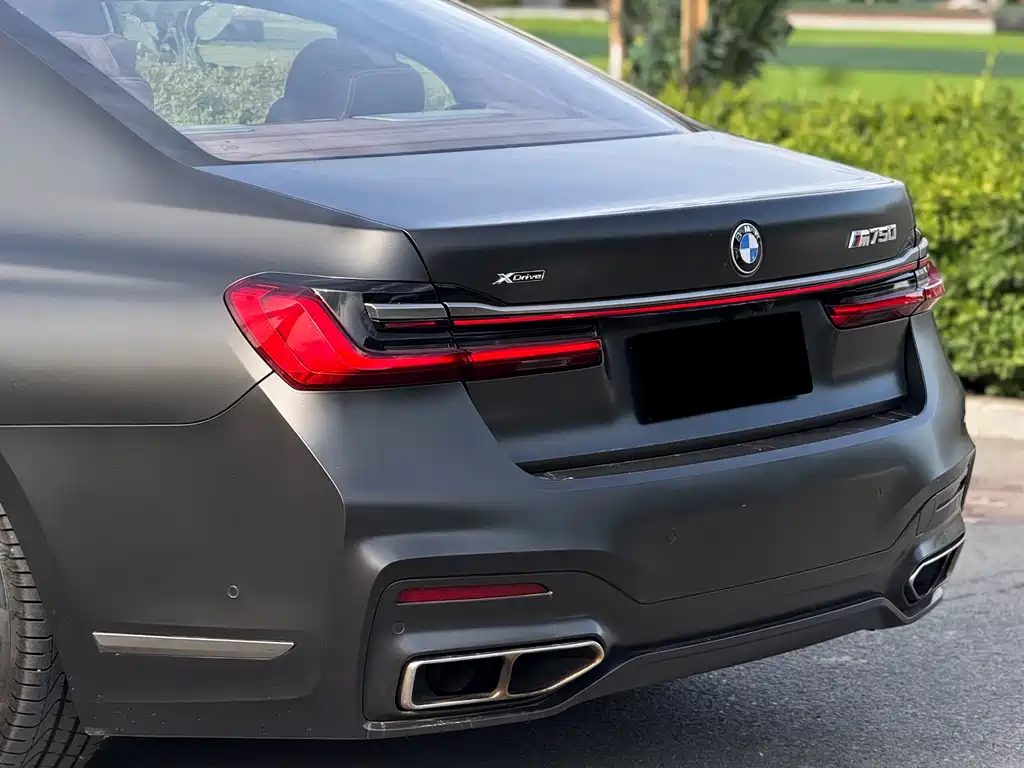 BMW 7 Series 2018 — фото 16