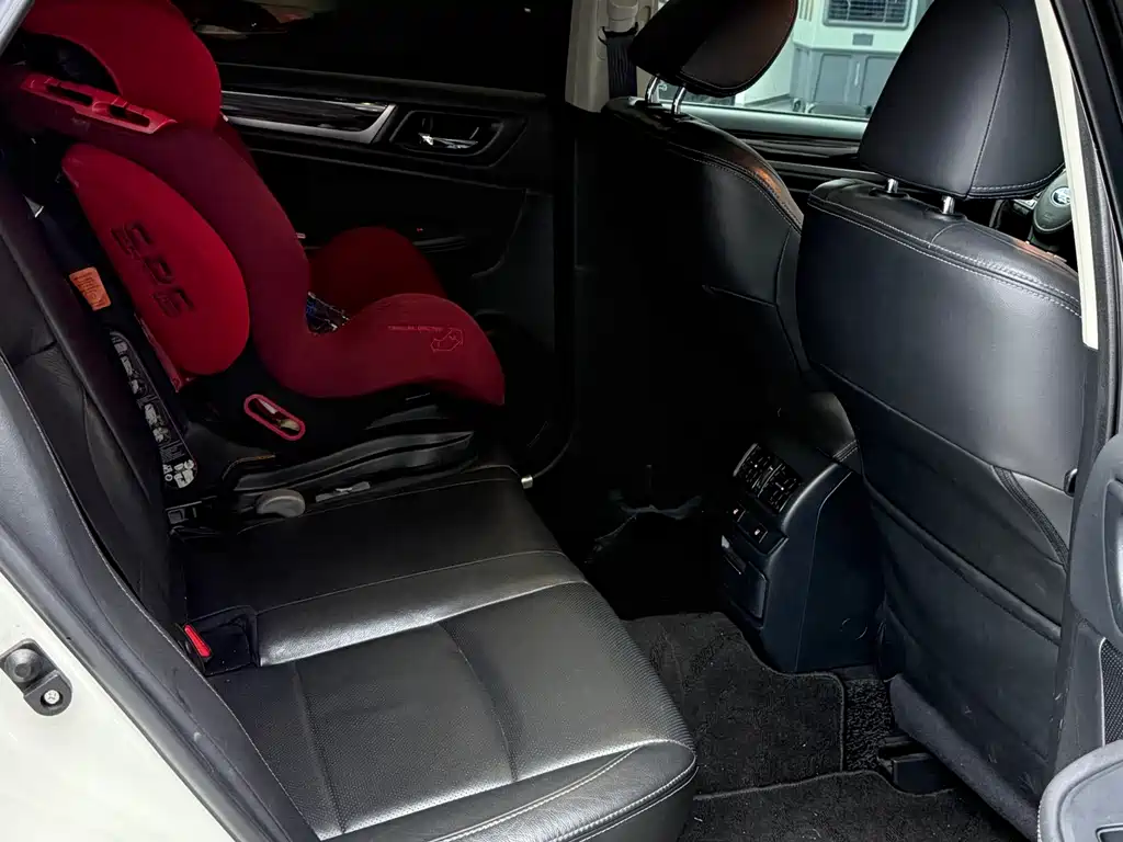 Subaru Outback 2015 — фото 10