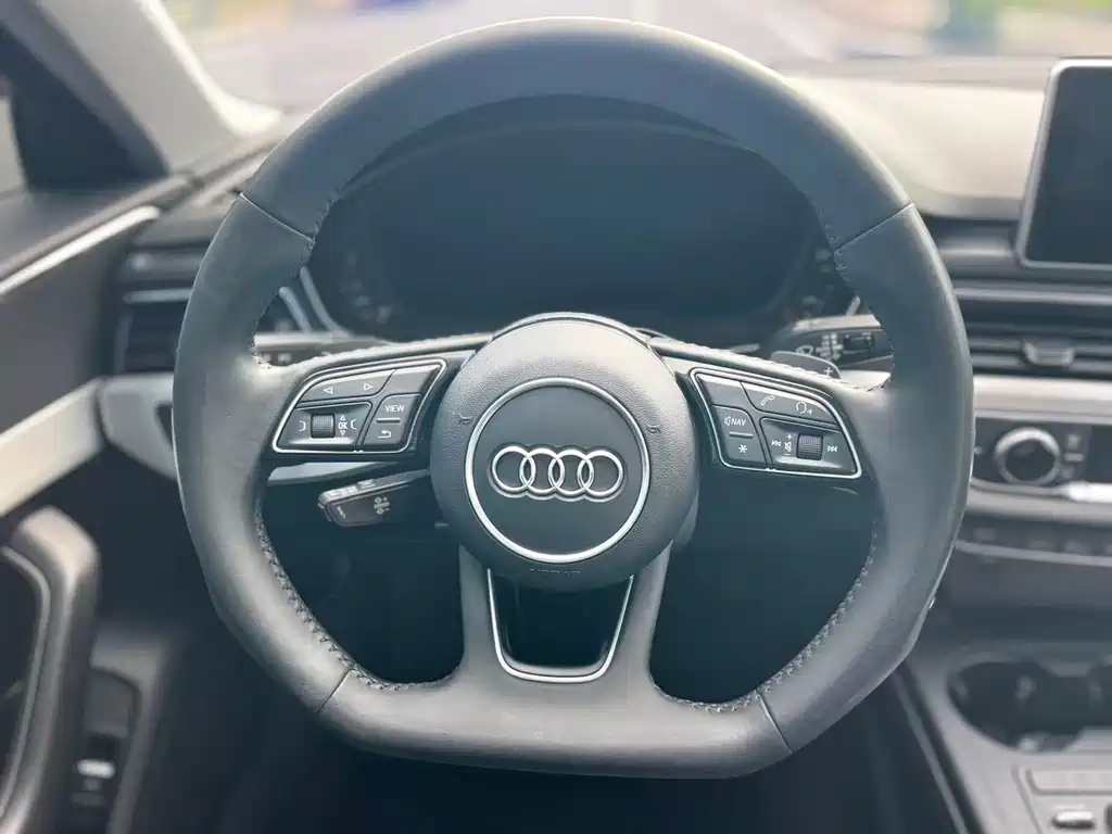 Audi A4L 2019 — фото 19