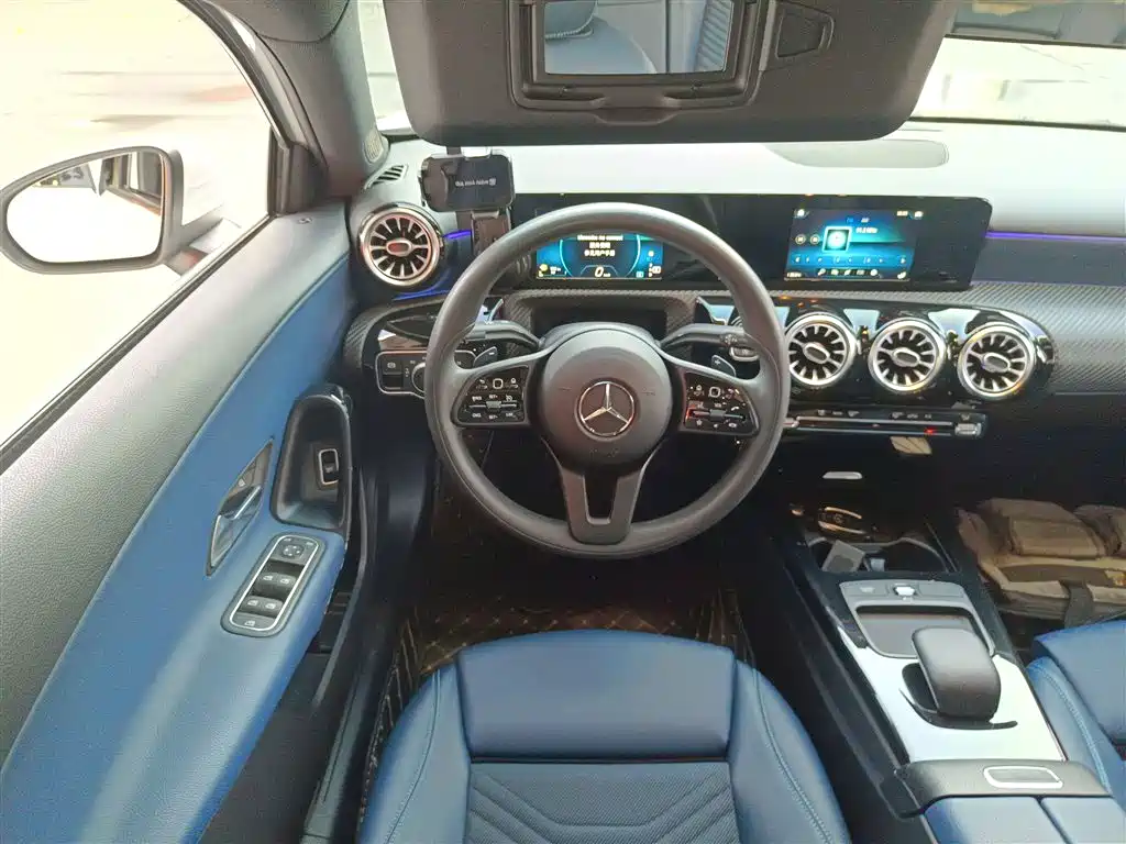 Mercedes-Benz A-Class 2019 — фото 11