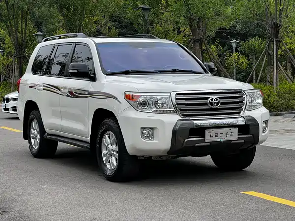 Toyota Land Cruiser 2012
