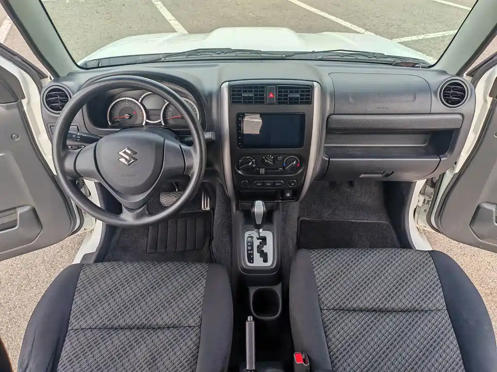 Suzuki Jimny 2017 — фото 10