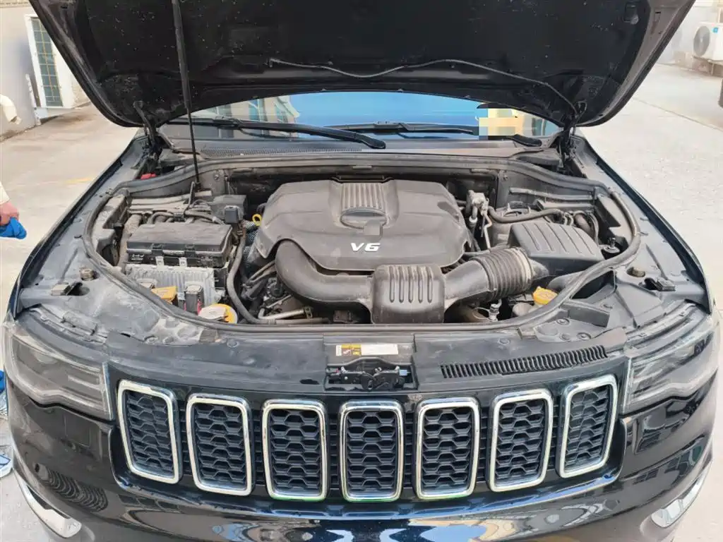 Jeep Grand Cherokee 2019 — фото 11