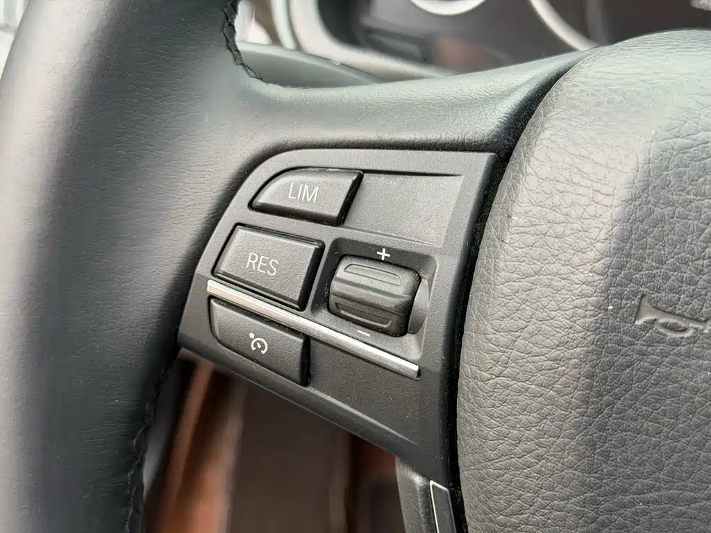BMW 5 Series 2016 — фото 18