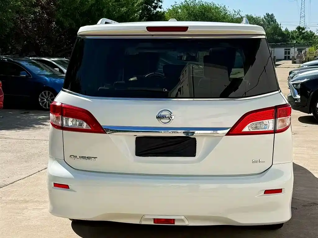 Nissan Quest 2012