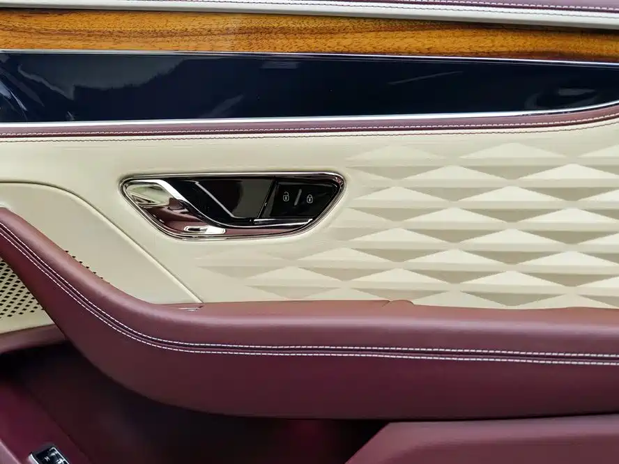 Bentley Flying Spur 2020 — фото 25
