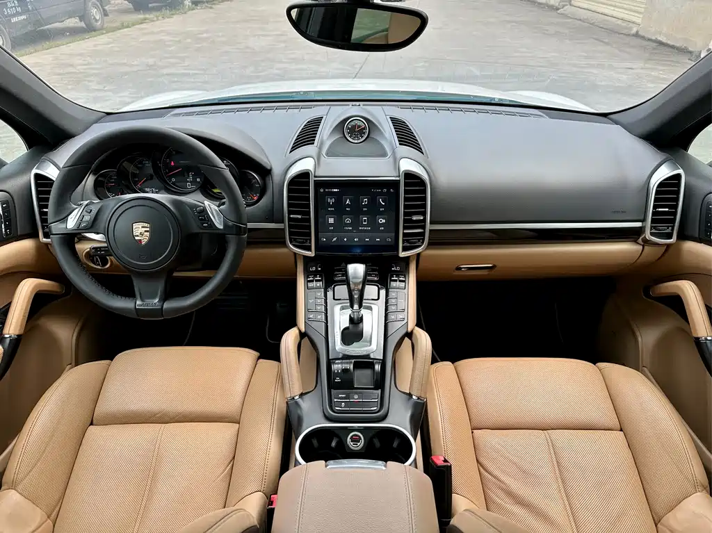 Porsche Cayenne 2015 — фото 12
