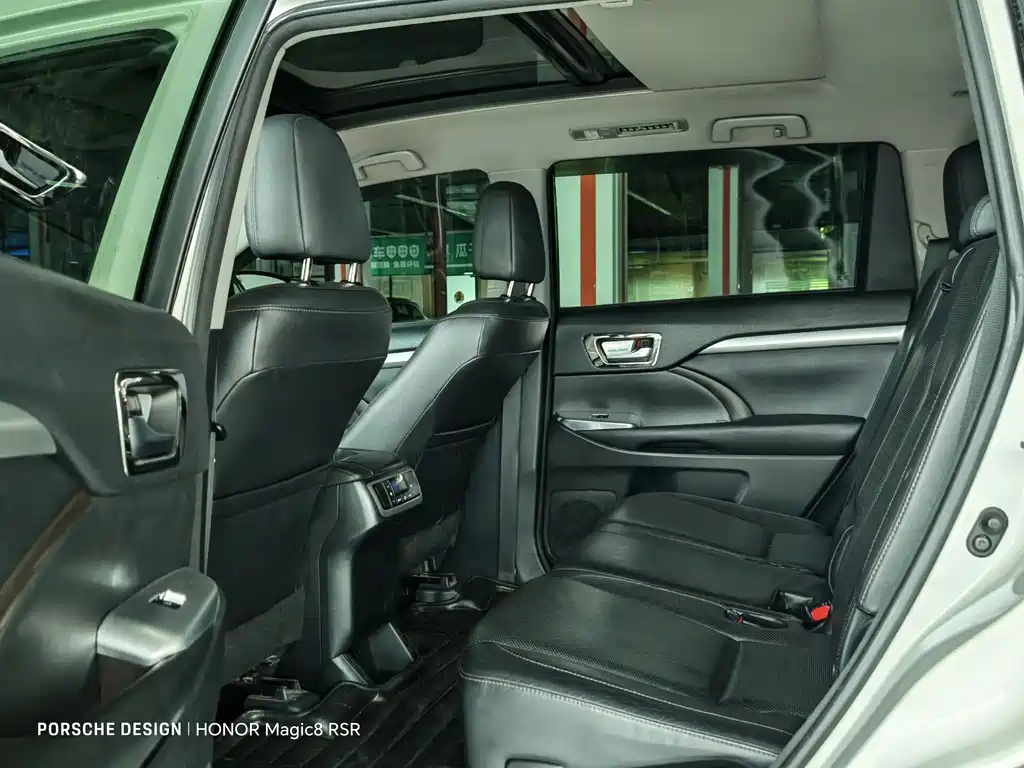 Toyota Highlander 2015 — фото 9