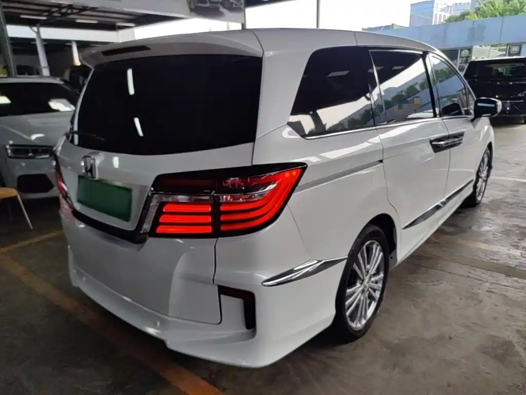 Honda Elysion 2018