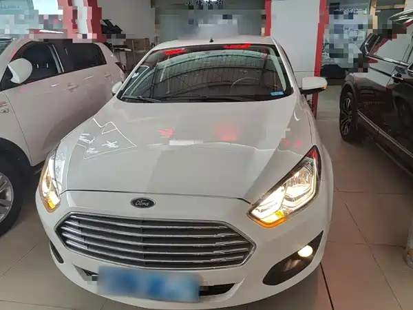 Ford Escort 2015