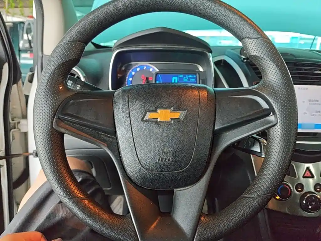 Chevrolet Trax 2015 — фото 11