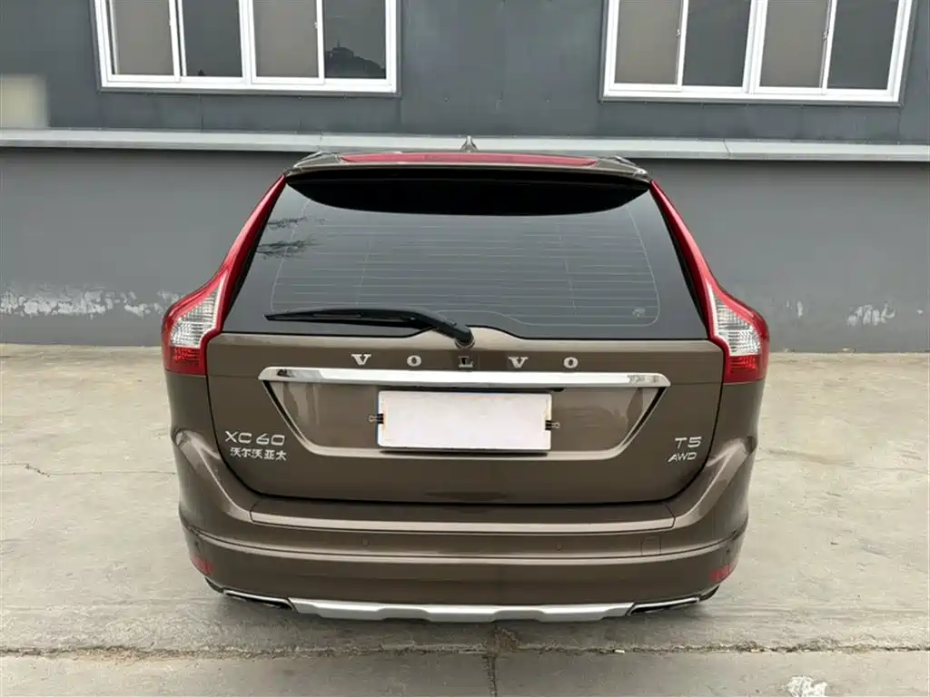 Volvo XC60 2018 — фото 22