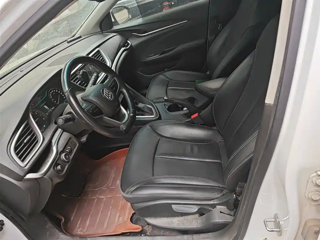 Buick Excelle 2019 — фото 11
