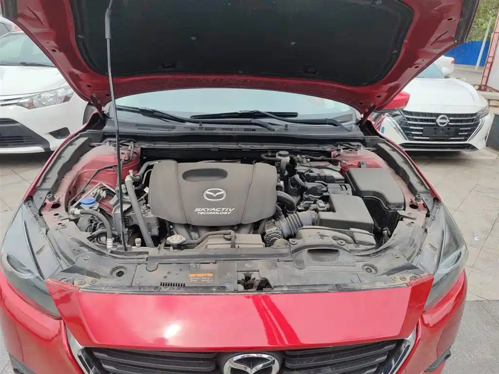 Mazda 3 Axela 2018 — фото 20