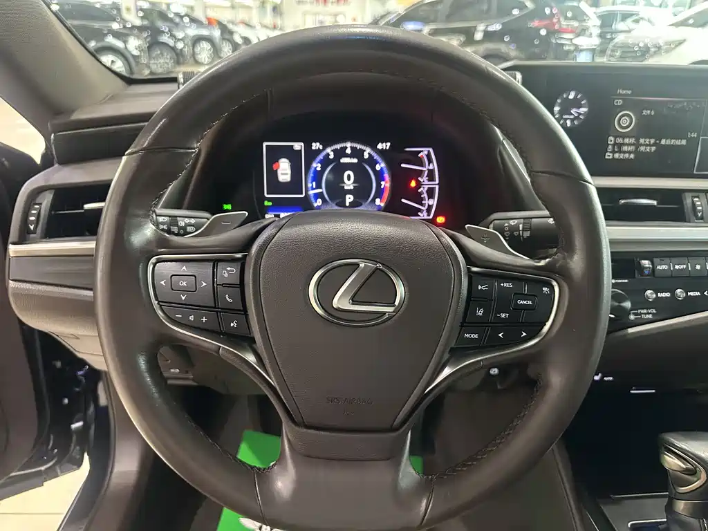 Lexus ES 2019 — фото 9