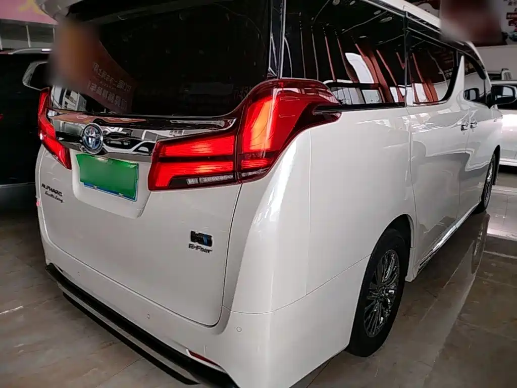 Toyota Alphard 2021 — фото 8