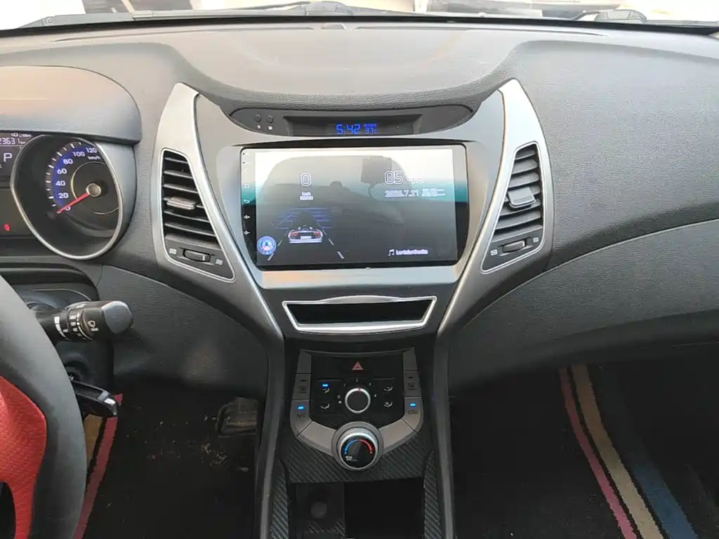 Hyundai Elantra Langdong 2017 — фото 9