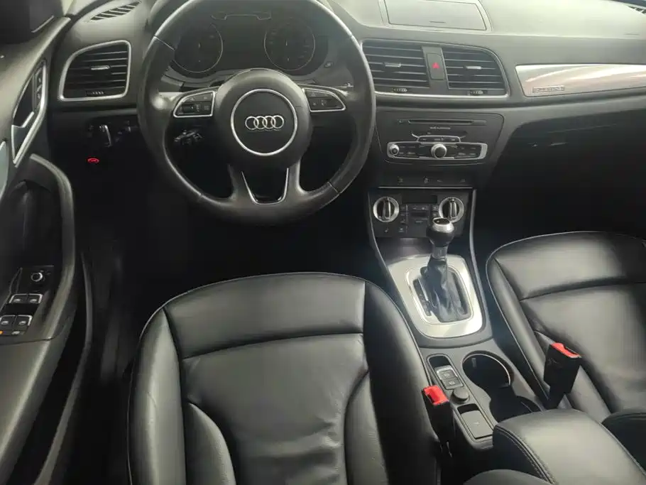 Audi Q3 2016 — фото 13